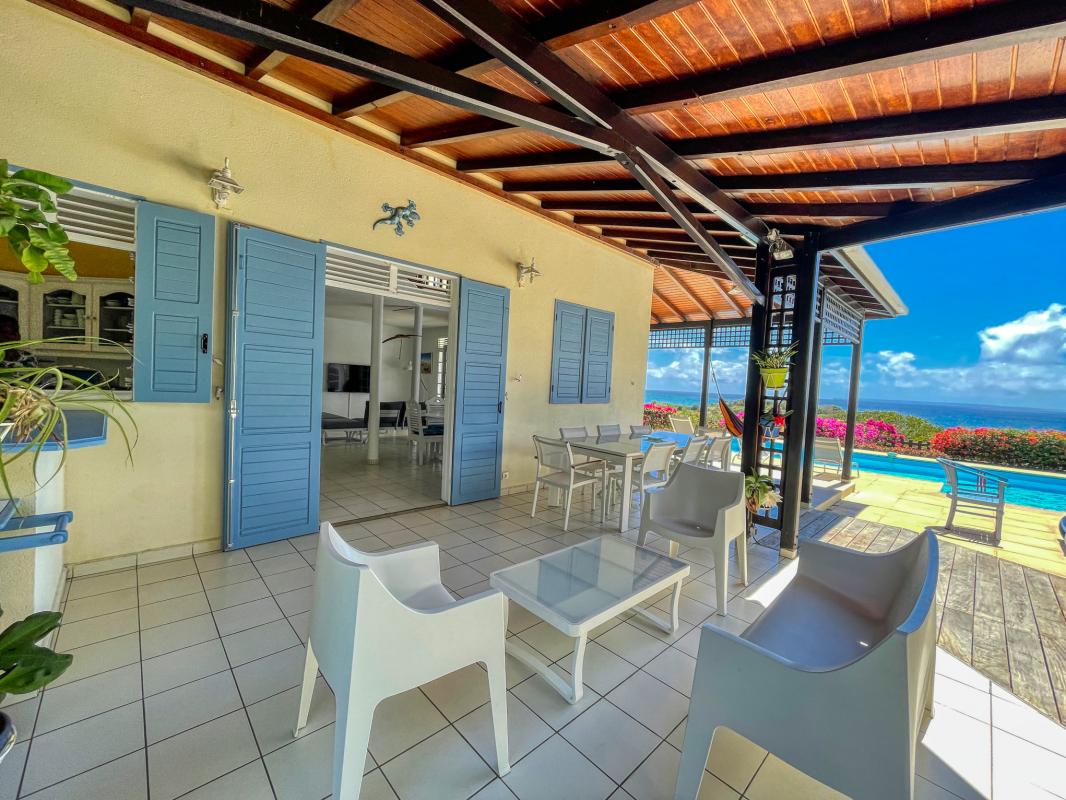 A louer villa 4 chambre 8 personnes piscine vue mer secteur Dampierre Le Gosier Guadeloupe - terrasse